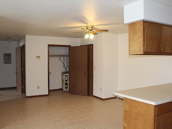 5th image of 480 S Fairfield Ave APT 8