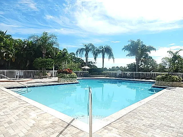 1 bed, 1.0 bath, 752 sqft, $1,650 — Photo 3