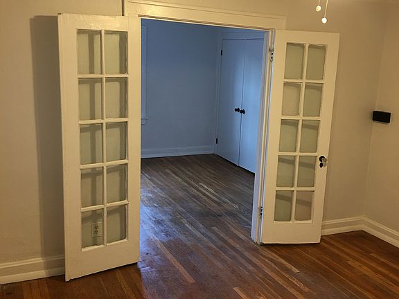 3rd image of 5532 Troost Ave