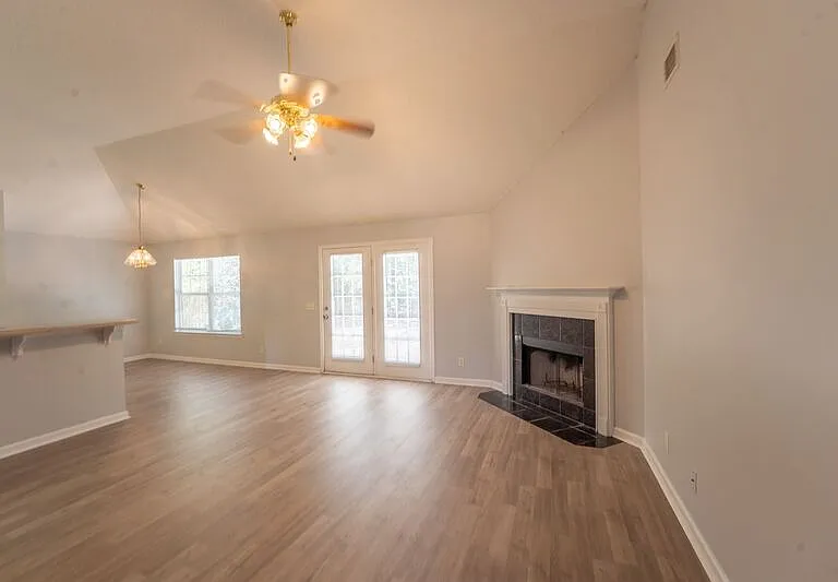 123 W Tisbury Ln — Photo 7