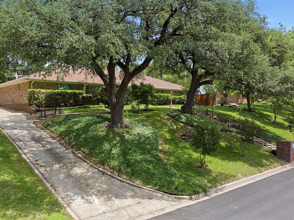 1st image of 1209 Southwood Dr