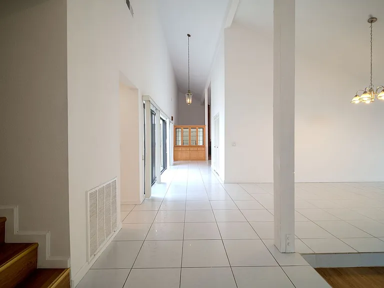 18950 Mount Walton Cir — Photo 3