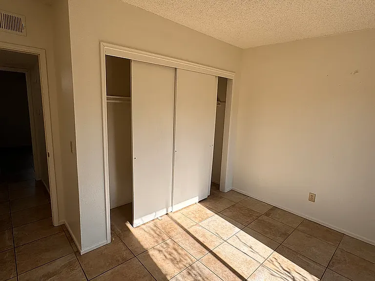 4335 E Fairmount St #2 — Photo 6