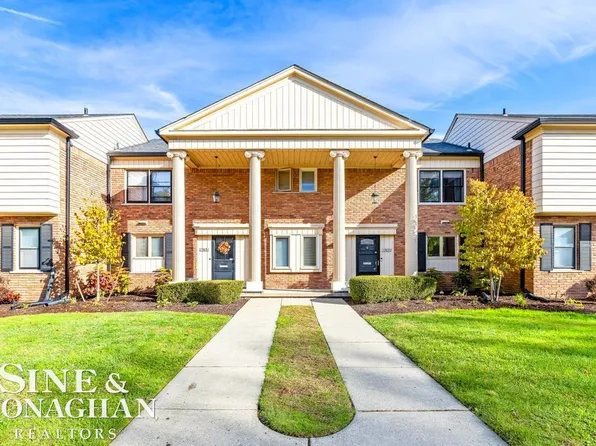 19693 Fleetwood Dr, Harper Woods, MI 48225
