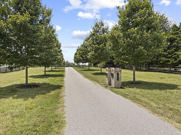 3rd image of 1000 Apple Valley Rd
