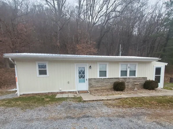 7 Barton Ln, Lock Haven, PA 17745
