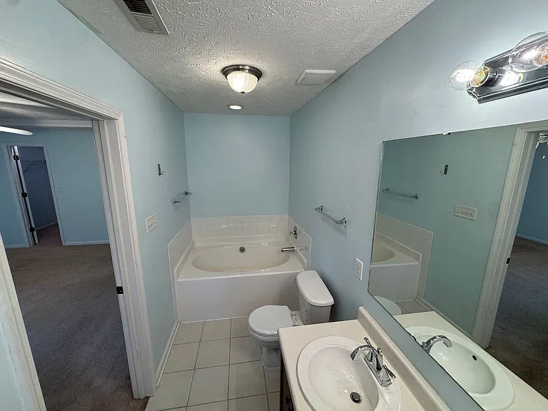 665 Americana Dr — Photo 17