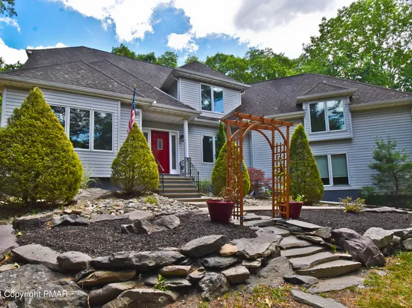 5107 High Terrace Rd, Stroudsburg, PA 18360
