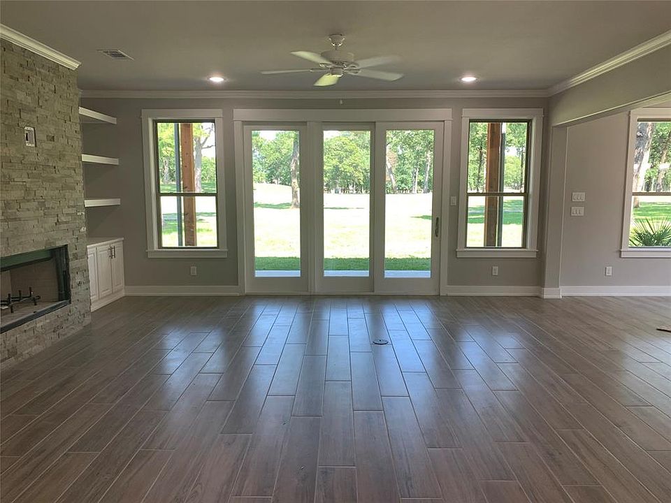1st image of 319 Saint Andrews Dr