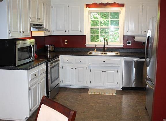 3rd image of 9717 Fernleigh Dr