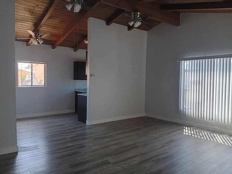 6346 Middleton Ave — Photo 6