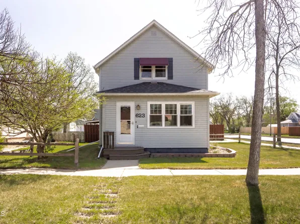 623 8th Ave SE, Jamestown, ND 58401