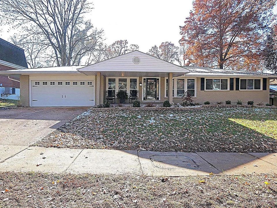 1st image of 13090 Greenbough Dr