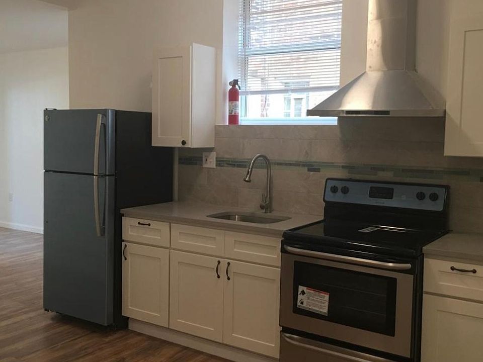 1st image of 1526 S Broad St Floor 3