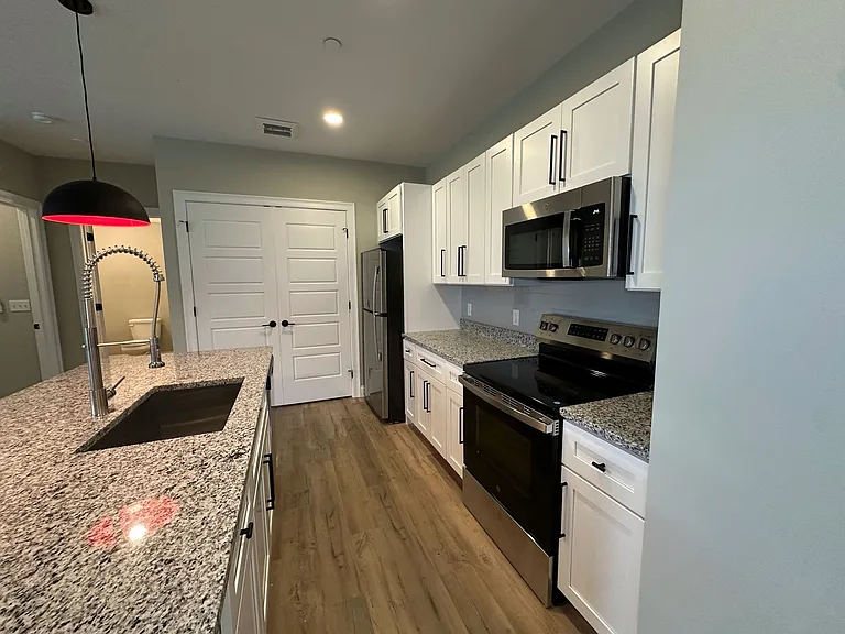 Central @ Waterford Woods — Photo 20
