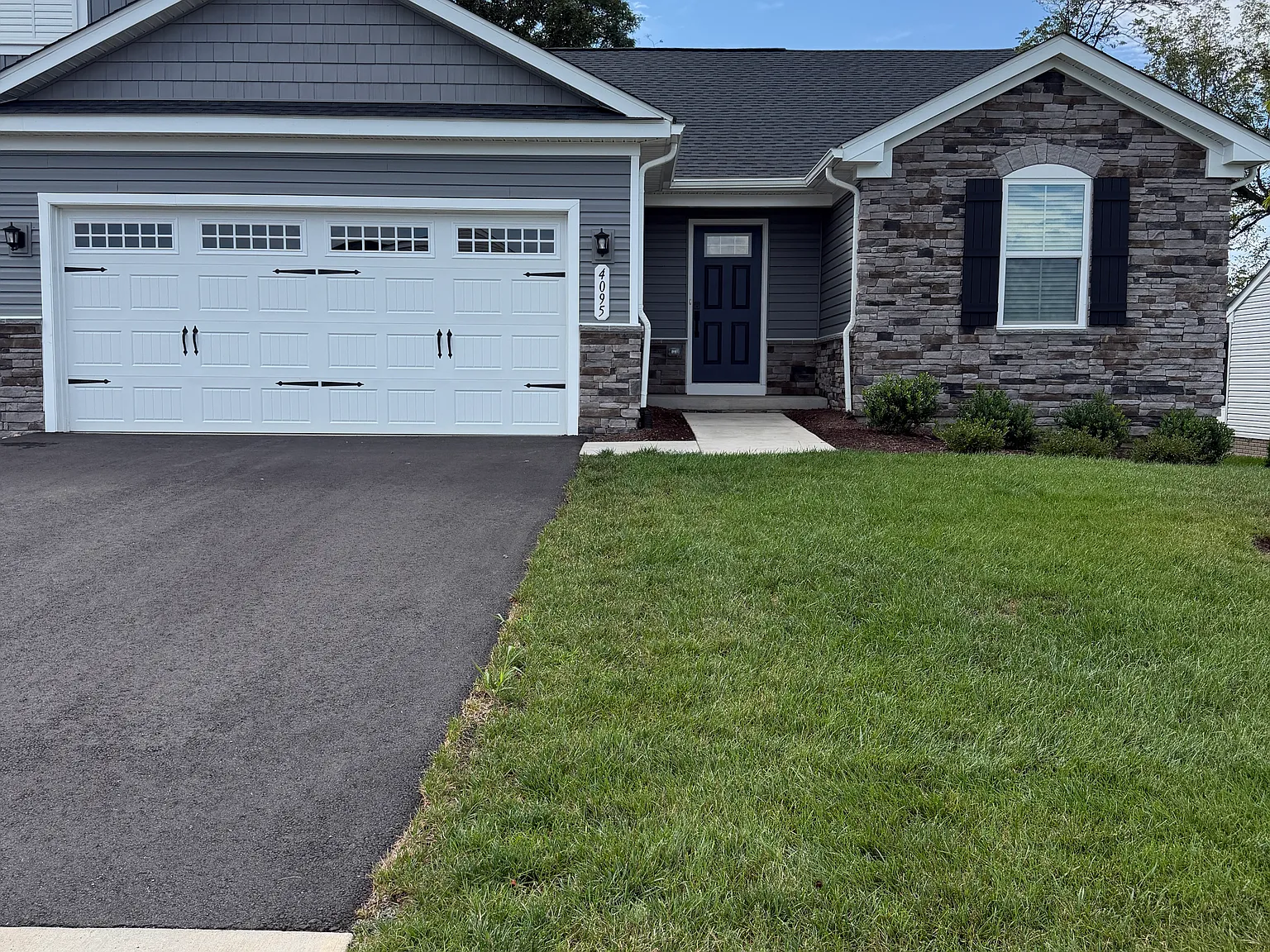 3 bed, 1400 sqft, $2,150 — Photo 1