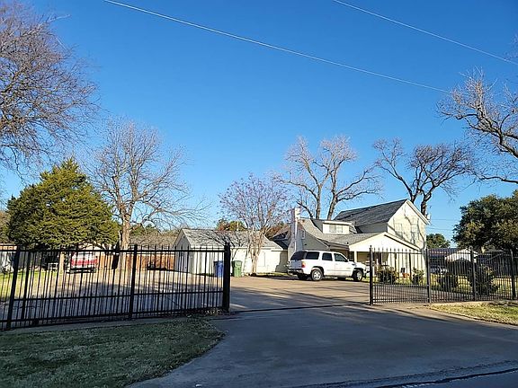 3rd image of 429 Gatewood Rd