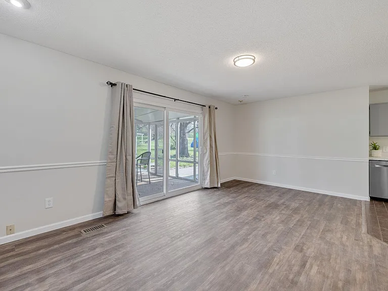 4649 McIlroy Dr — Photo 8