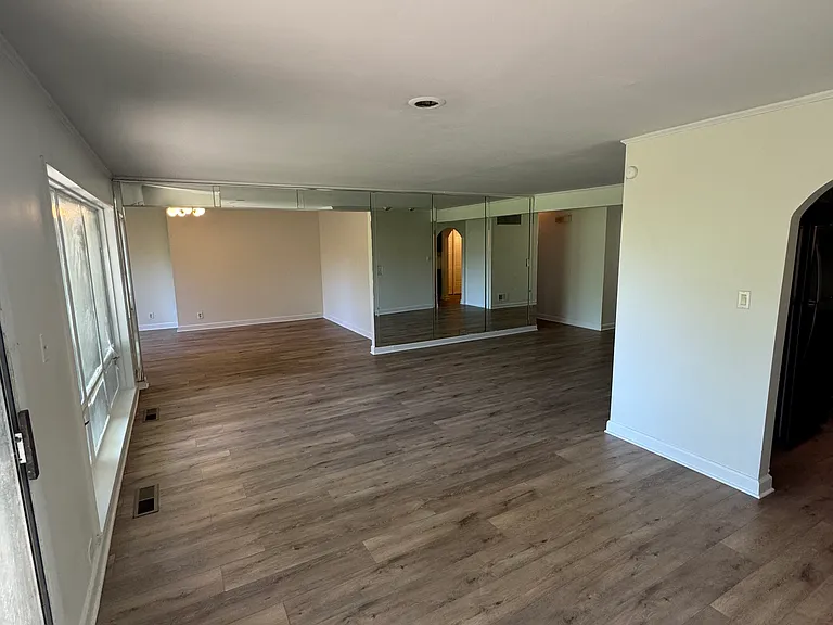 358 Wilshire St — Photo 5