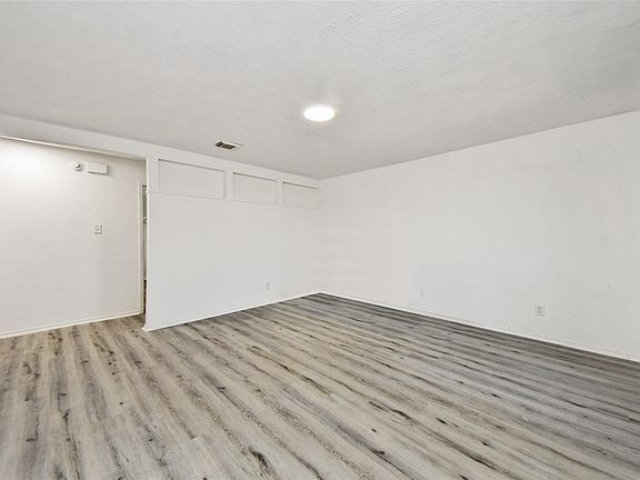 4th image of 3727 Prudence Dr