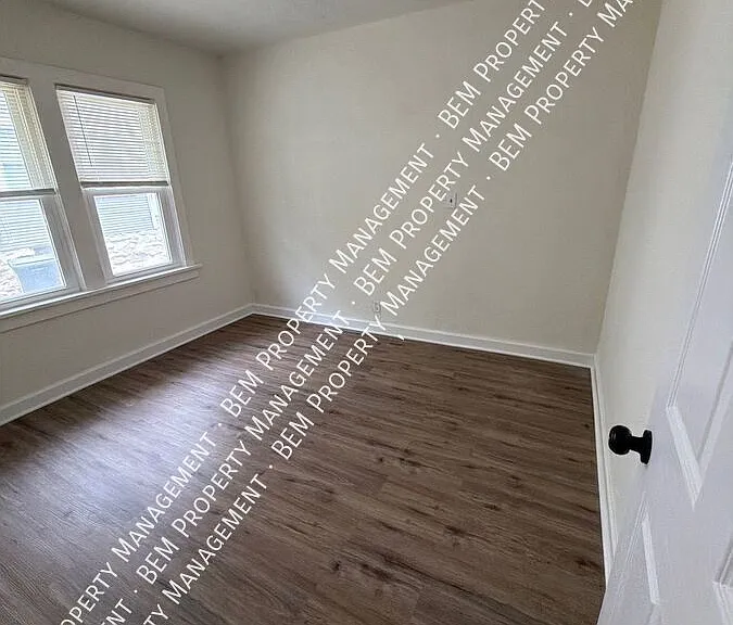 4910 Michigan Ave — Photo 6