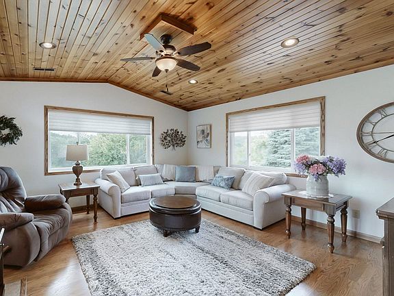 3rd image of 3972 Eagle Point Rd
