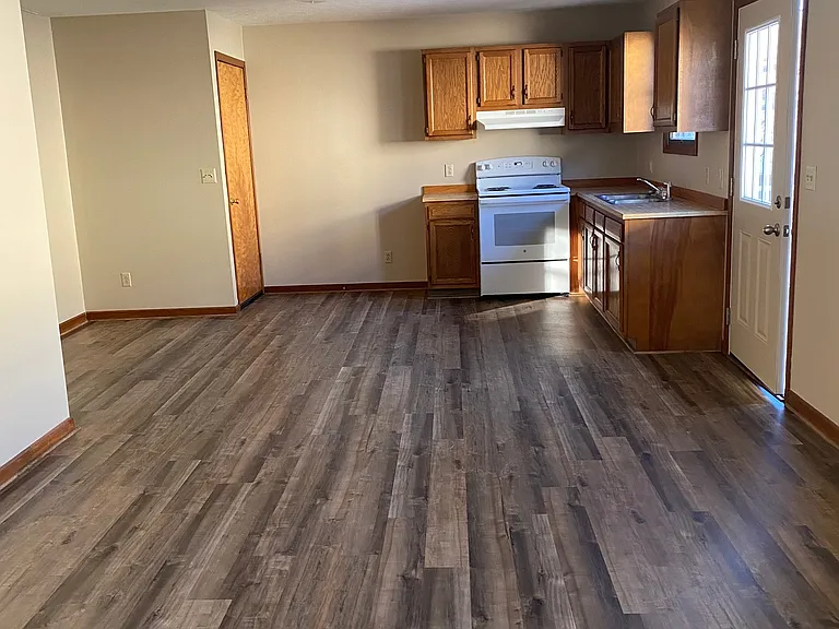 640 Bob White Ln — Photo 4