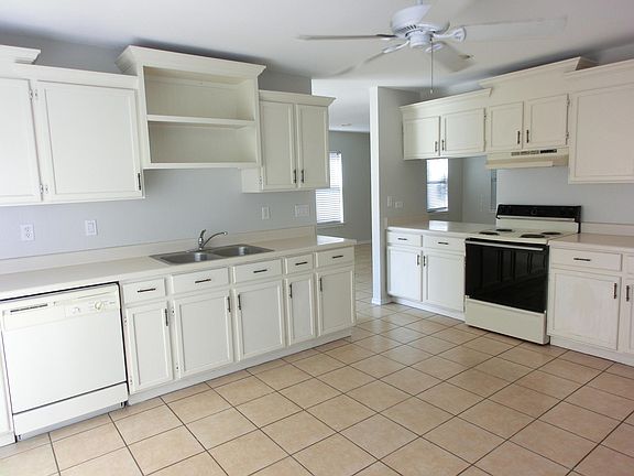 5th image of 15815 Pleasant Well Dr