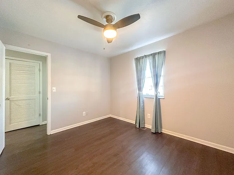1326 S Elizabeth St — Photo 8