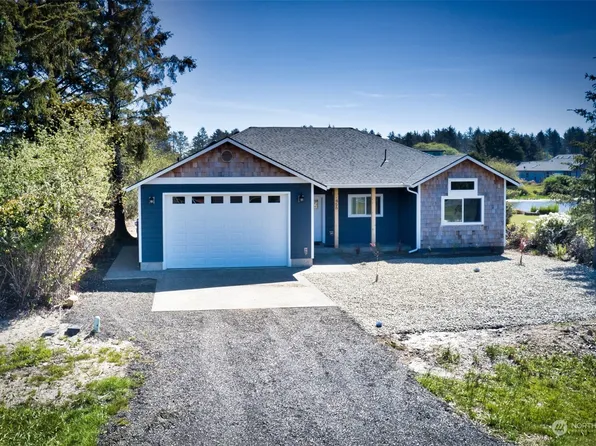 456 Point Brown Avenue NE, Ocean Shores, WA 98569