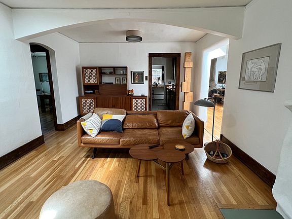 5th image of 221 Princeton Dr SE