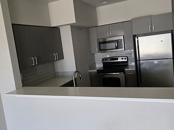 3rd image of 1 Saint Helens Ave #404