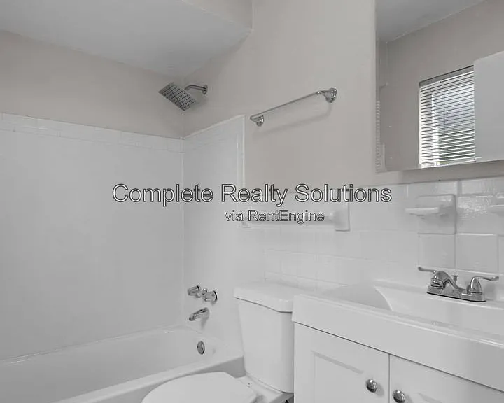 2323 Woodson Rd #E — Photo 10