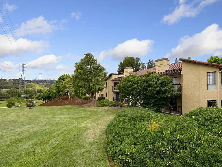 25601 Indian Hill Ln #B — Photo 26