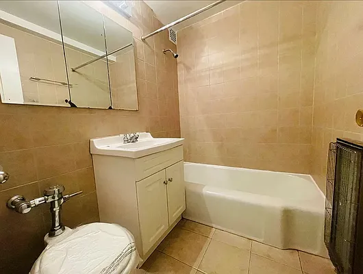 Rented by Oxford Property Group | media 3