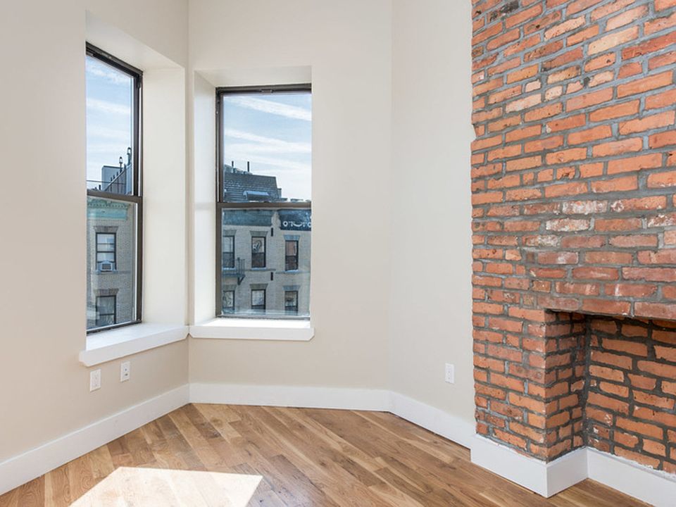 1st image of 385 Chauncey St #2A