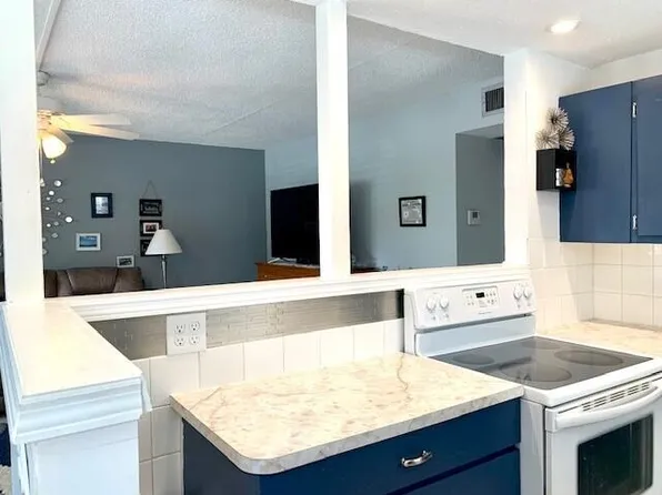 106 Hastings G, West Palm Beach, FL 33417