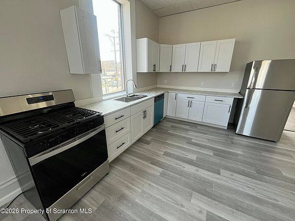 3rd image of 802 Main St Unit C