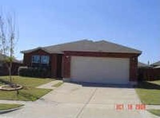 8404 Seven Hills Rd, Arlington, TX 76002