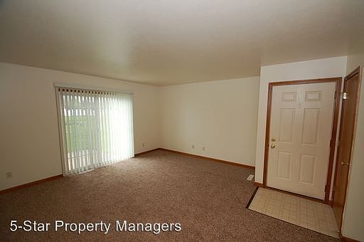 4th image of 218 Tanglewood Dr
