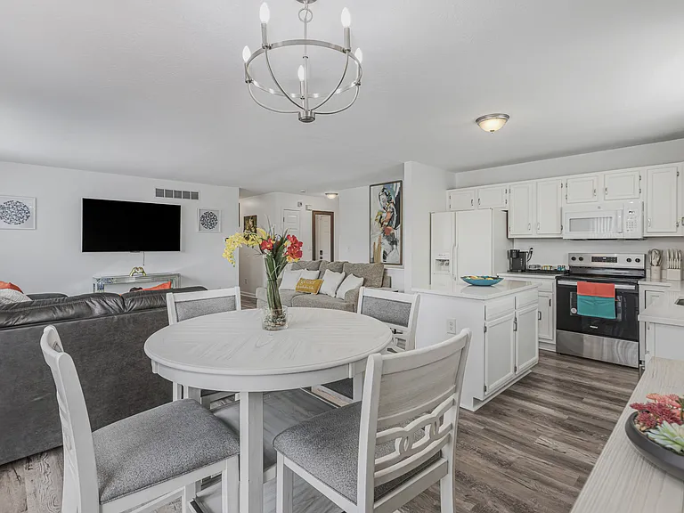 6824 Beagle Dr — Photo 23