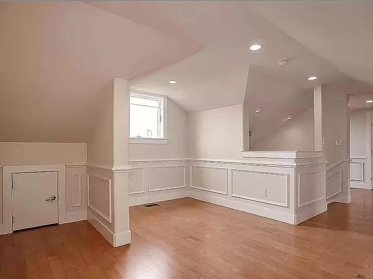 4417 Saint Davids St — Photo 18