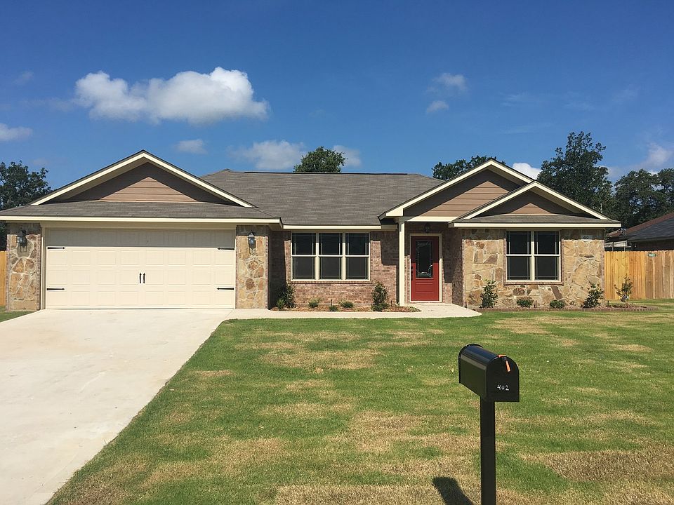 1st image of 402 Noah Ln