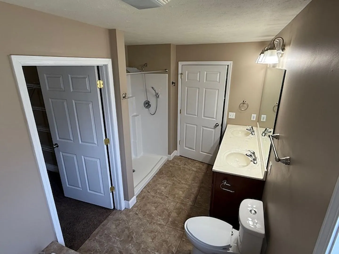 417 Dalhlia — Photo 4