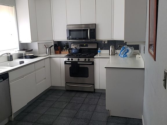4th image of 1750 Blossom Ct