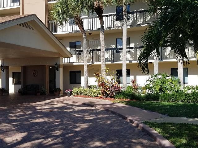 1st image of 901 Seafarer Cir APT 204
