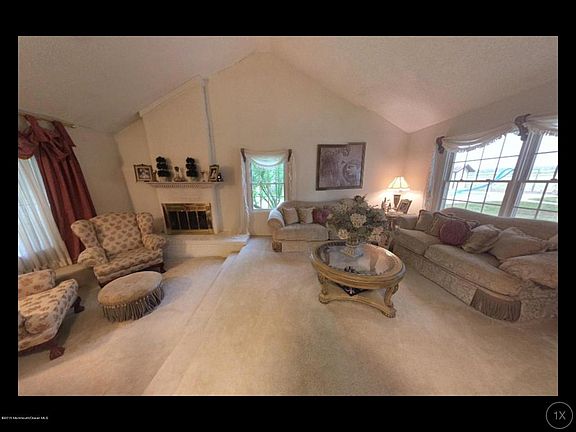 2nd image of 1510 Long Beach Ave