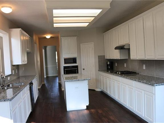 5th image of 3211 Eaglewood Dr