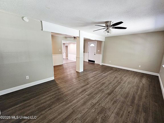 5th image of 23415 Indian Ridge Rd
