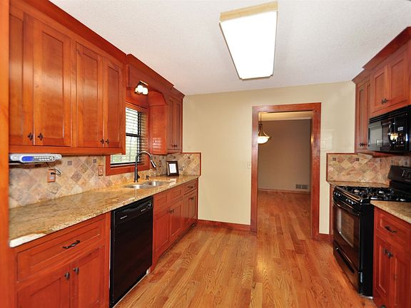 2nd image of 8518 Colony Club Dr